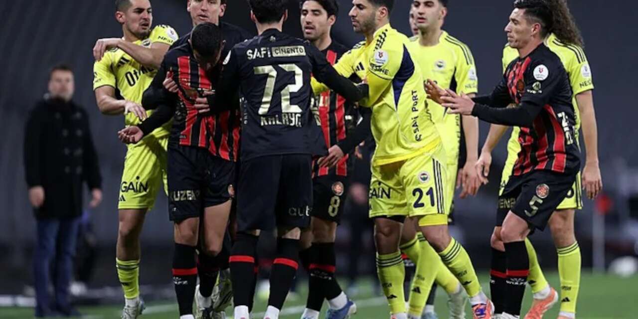 Fenerbahçeli oyuncuların telefonlarına mesaj