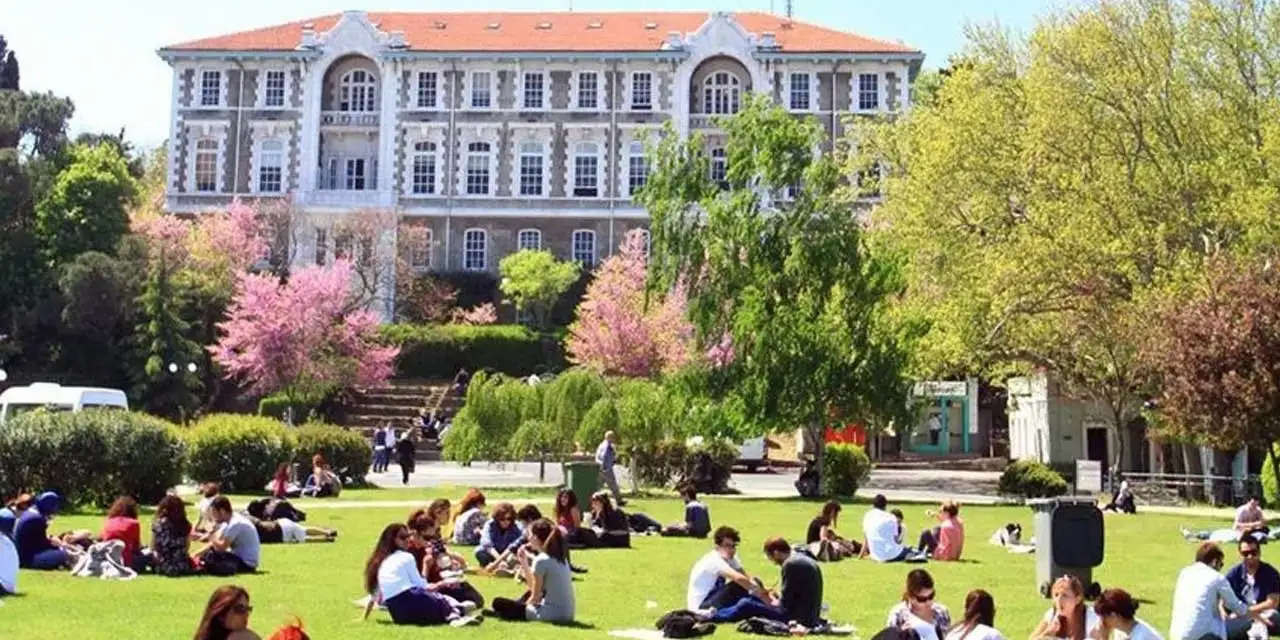 Üniversitelerden büyük kaçış başladı