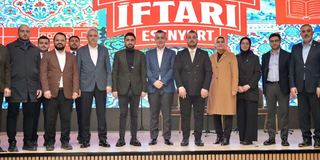 Esenyurt kayyımı TÜGVA iftarına katıldı: 'Esenyurt'un abisi Can abi'