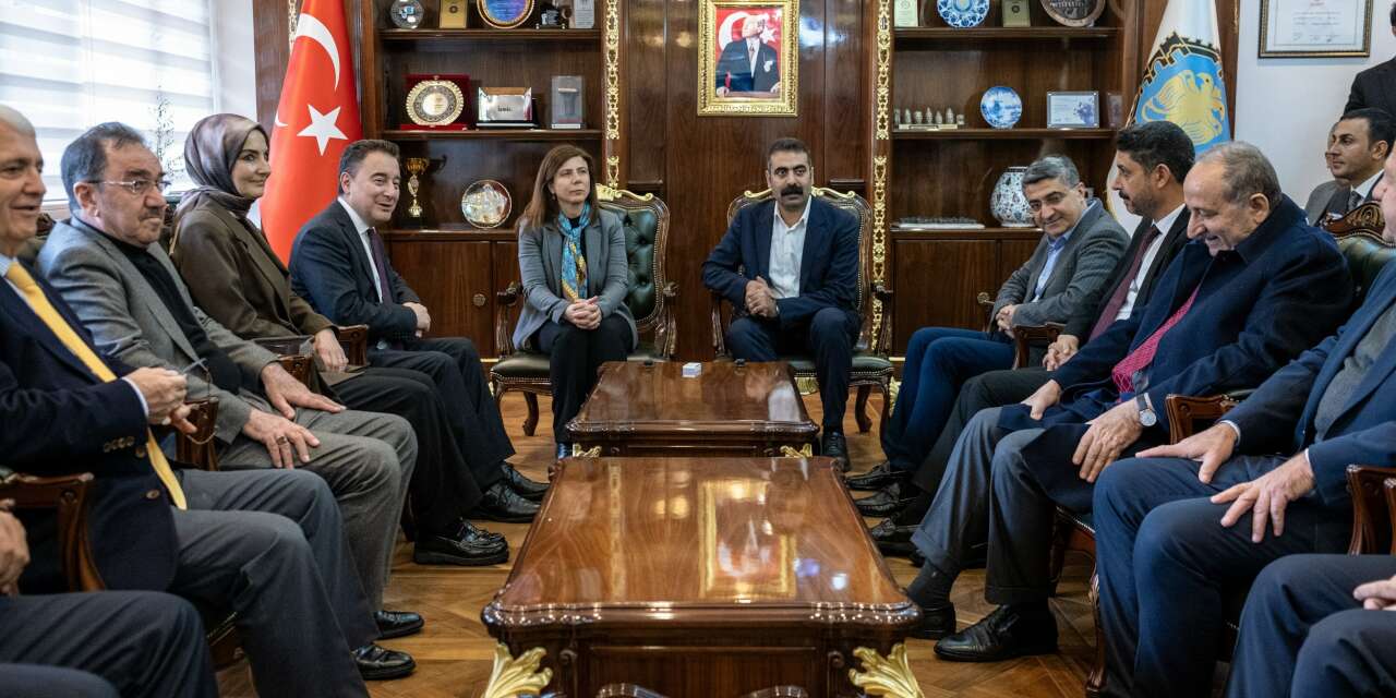 Ali Babacan, Diyarbakır Büyükşehir Belediyesi'ni ziyaret etti