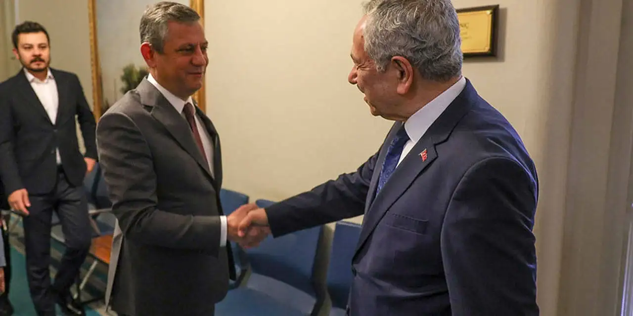 CHP'den Arınç görüşmesine ilişkin açıklama: Asılsız dedikodular...