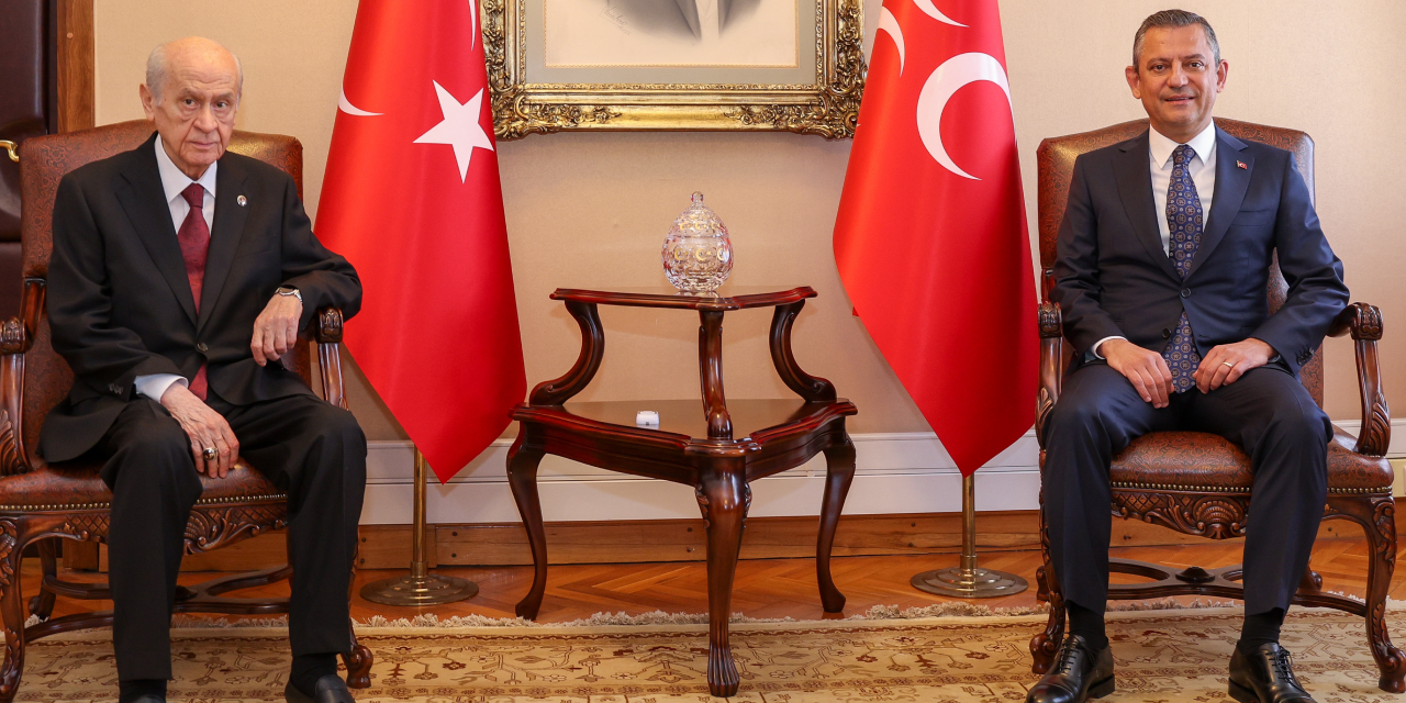 Bahçeli, Özgür Özel'in Kadir Gecesi'ni tebrik etti