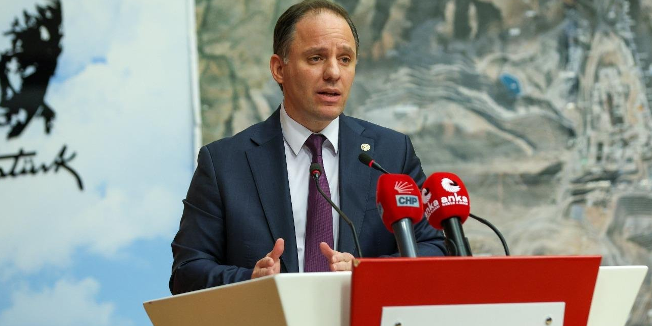 Yavuzyılmaz belgeleriyle ortaya çıkardı: İBB'den AK Parti İl Başkanlığına 'Passat' tahsisi