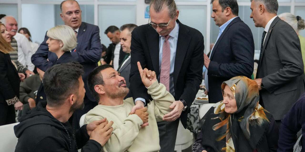 Etimesgut’ta iftar sofrası bu kez özel gereksinimli yurttaşlar için kuruldu