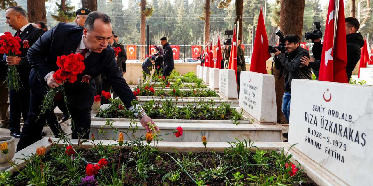 Manisa’da Çanakkale’nin 111. yılı: Şehitlikte anma töreni