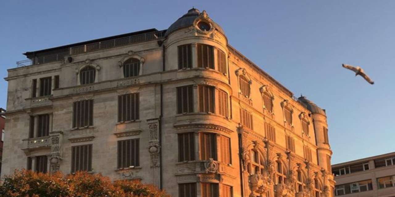 Şişhane'deki tarihi Frej Apartmanı satıldı