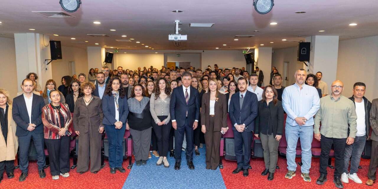 Cemil Tugay’dan “İzmir’e ve Türkiye’ye sahip çıkın” çağrısı