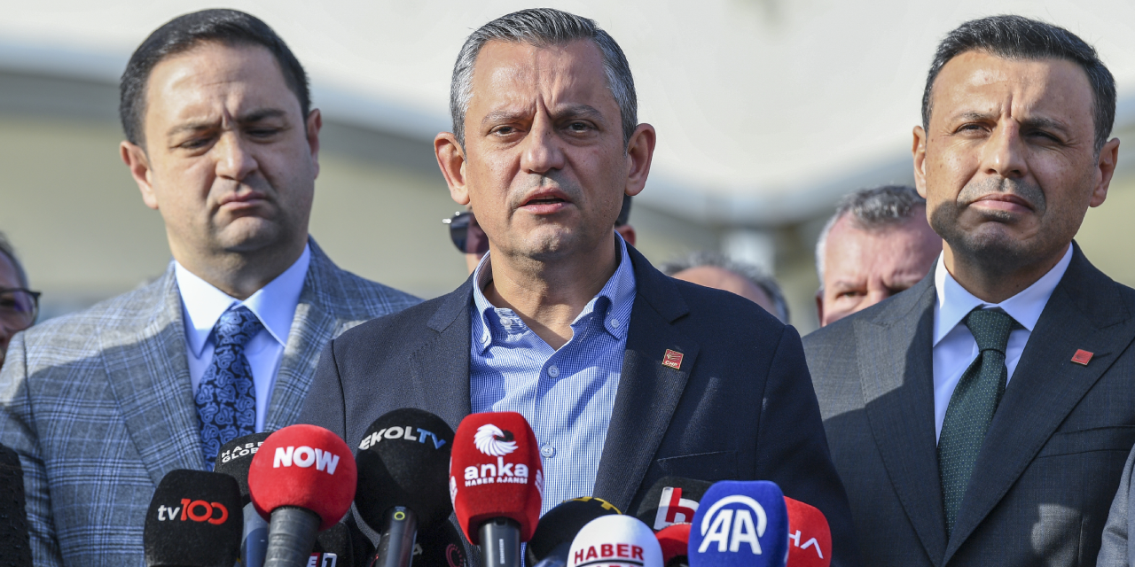 Özgür Özel, 19 Mart operasyonunun birinci yılında İmamoğlu’nu ziyaret etti