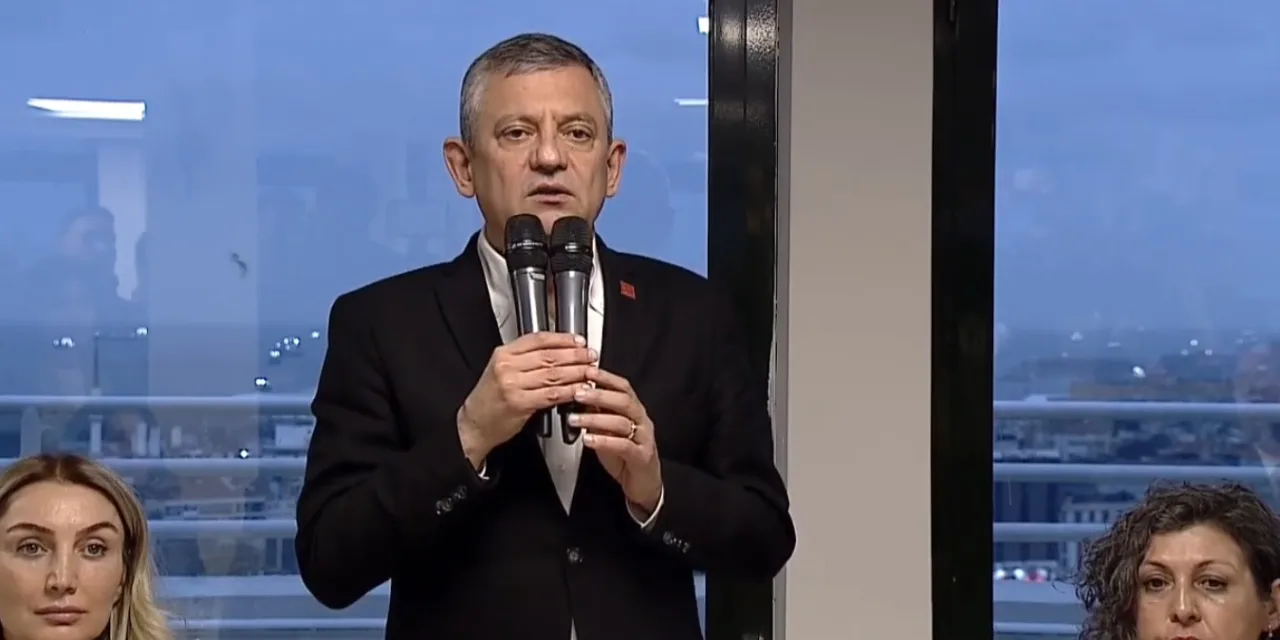 Ramazan'ın son iftarı Saraçhane'de: Özel'den "İmamoğlu’nun Cumhurbaşkanlığında buluşacağız" mesajı