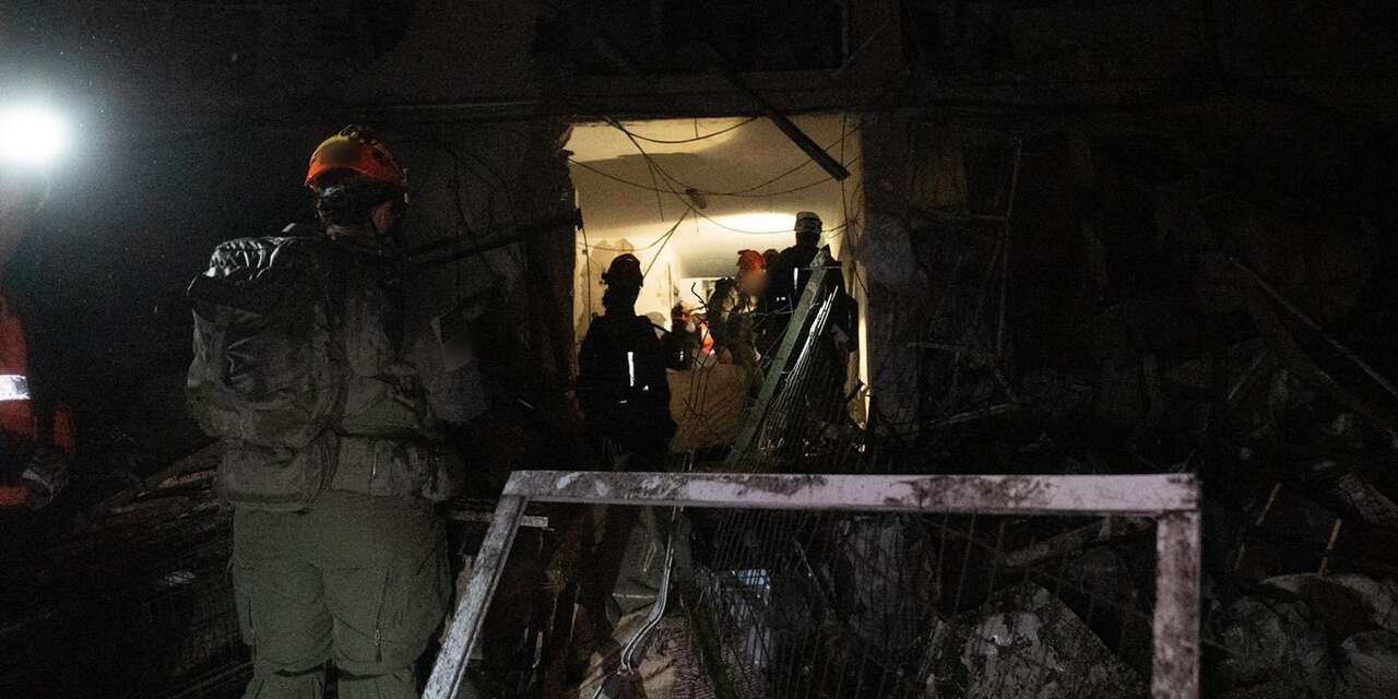 İran, İsrail'de nükleer santralin bulunduğu bölgeyi vurdu