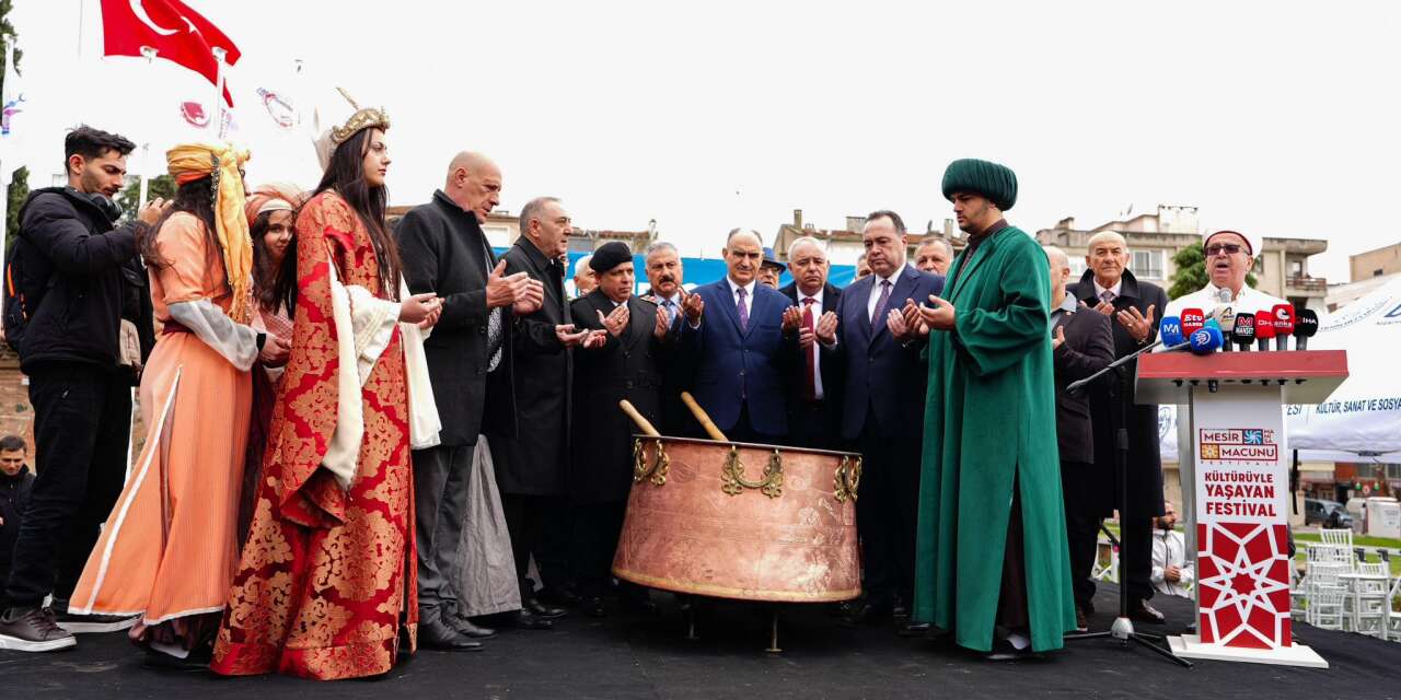 Manisa'da Mesir Macunu Festivali başladı: 486 yıllık gelenek yeniden sahnede