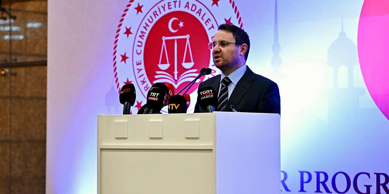 Fatih'te iki binanın çökmesiyle ilgili soruşturma başlatıldı