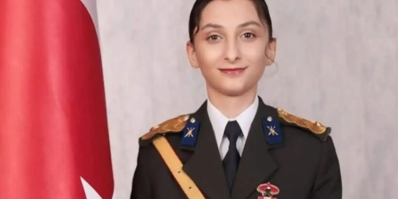 Göreve iade edilmek için başvurmuştu: Teğmen Ebru Eroğlu'nun başvurusu reddedildi