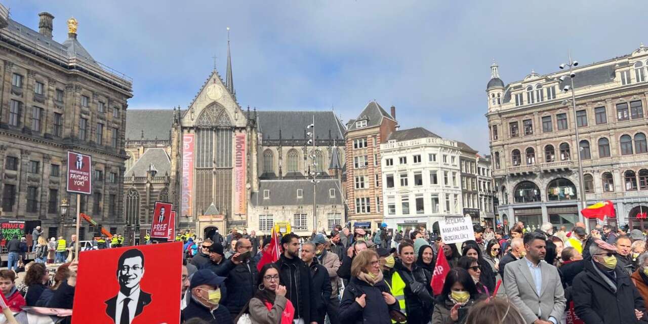 İmamoğlu için Hollanda'da miting düzenlendi!