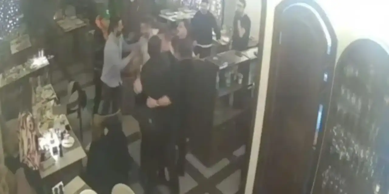 Mersin'de tartışma kavgaya döndü: CHP'li başkan darp edildi