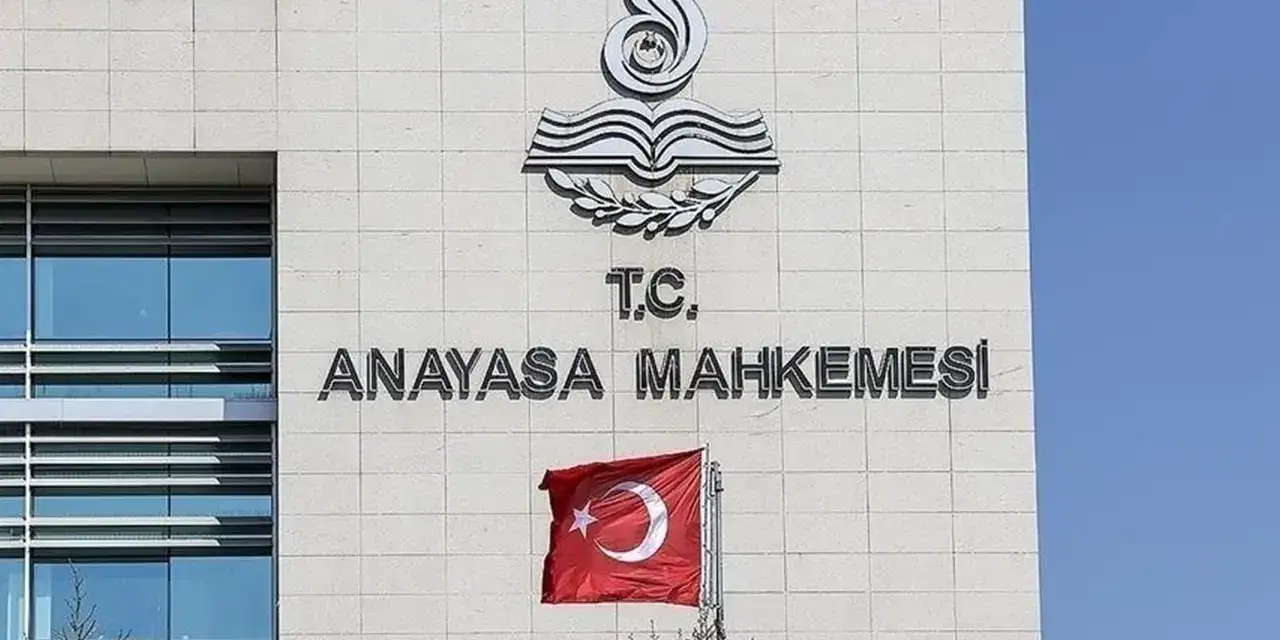 Anayasa Mahkemesi’nden üç siyasi partiye suç duyurusu