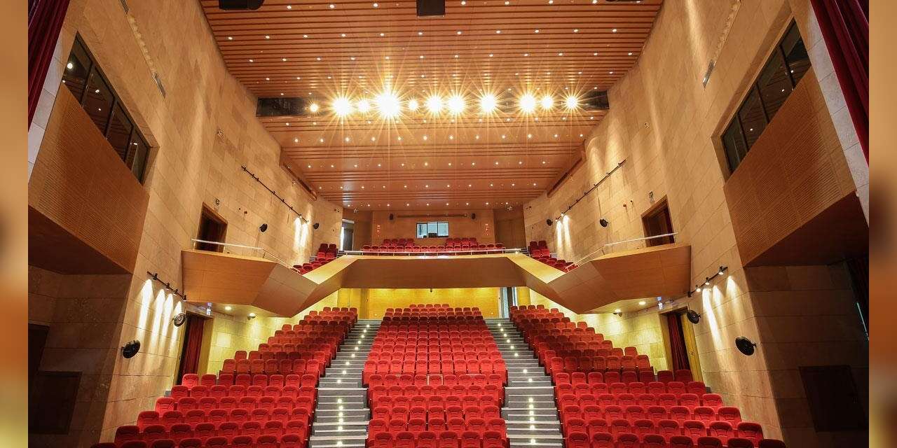 İBB’den tiyatrolara yeni destek: Oyunlar kendi sahnesinde, seyirci ücretsiz izleyecek