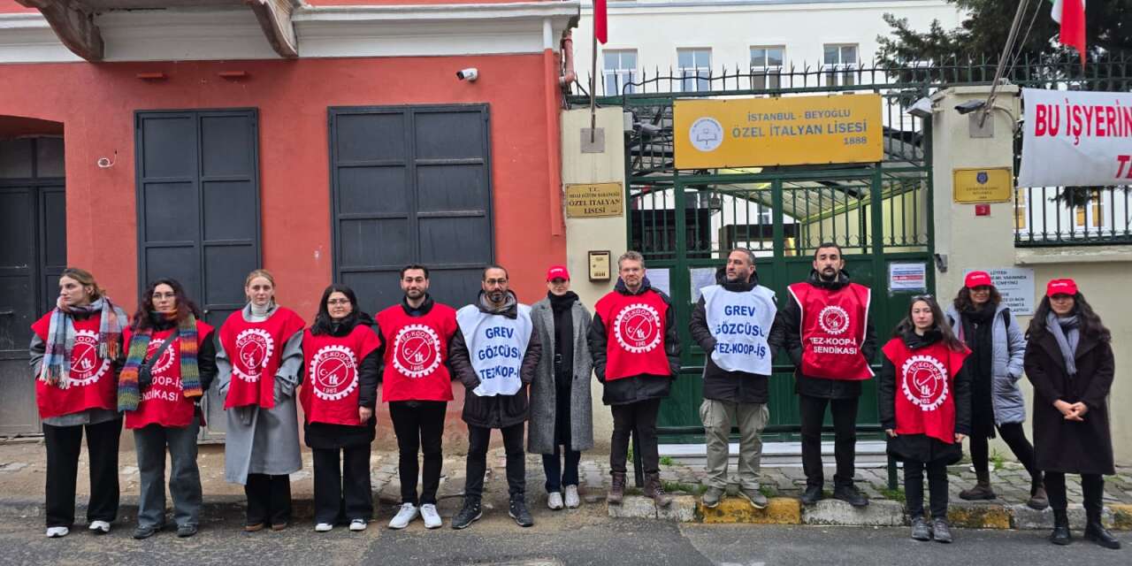 Özel İtalyan Lisesi'nde öğretmenlerden insan zinciri