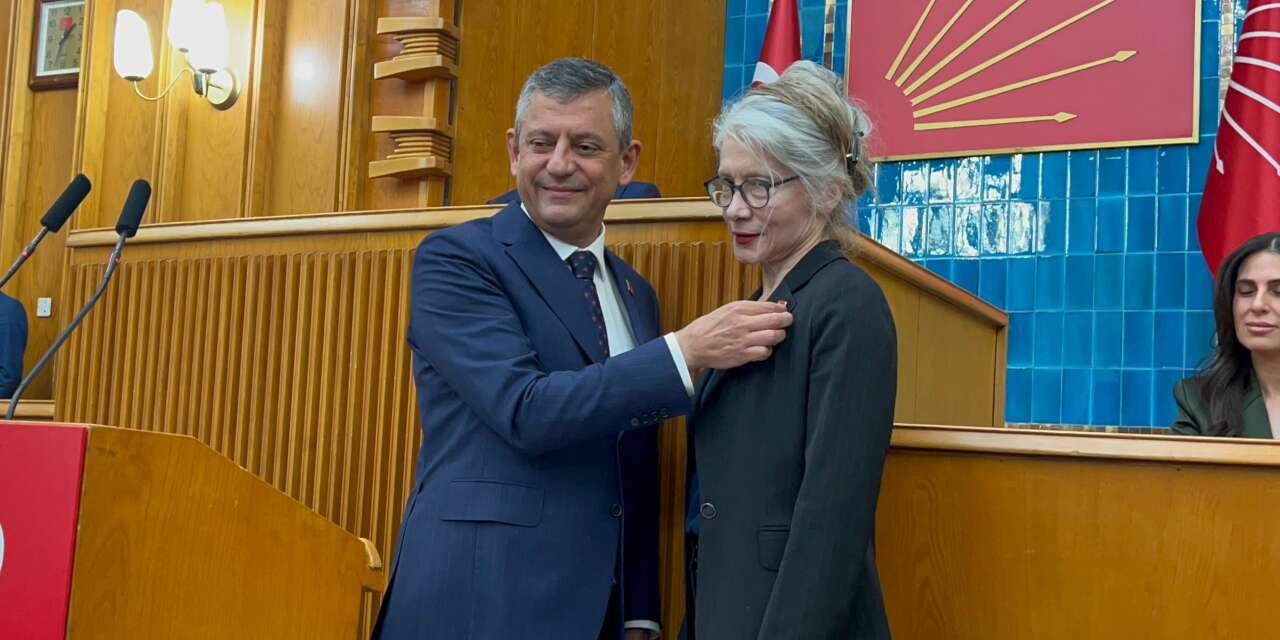 Ekmeleddin İhsanoğlu'nun adaylığı sonrası istifa etmişti: Emine Ülker Tarhan kimdir?