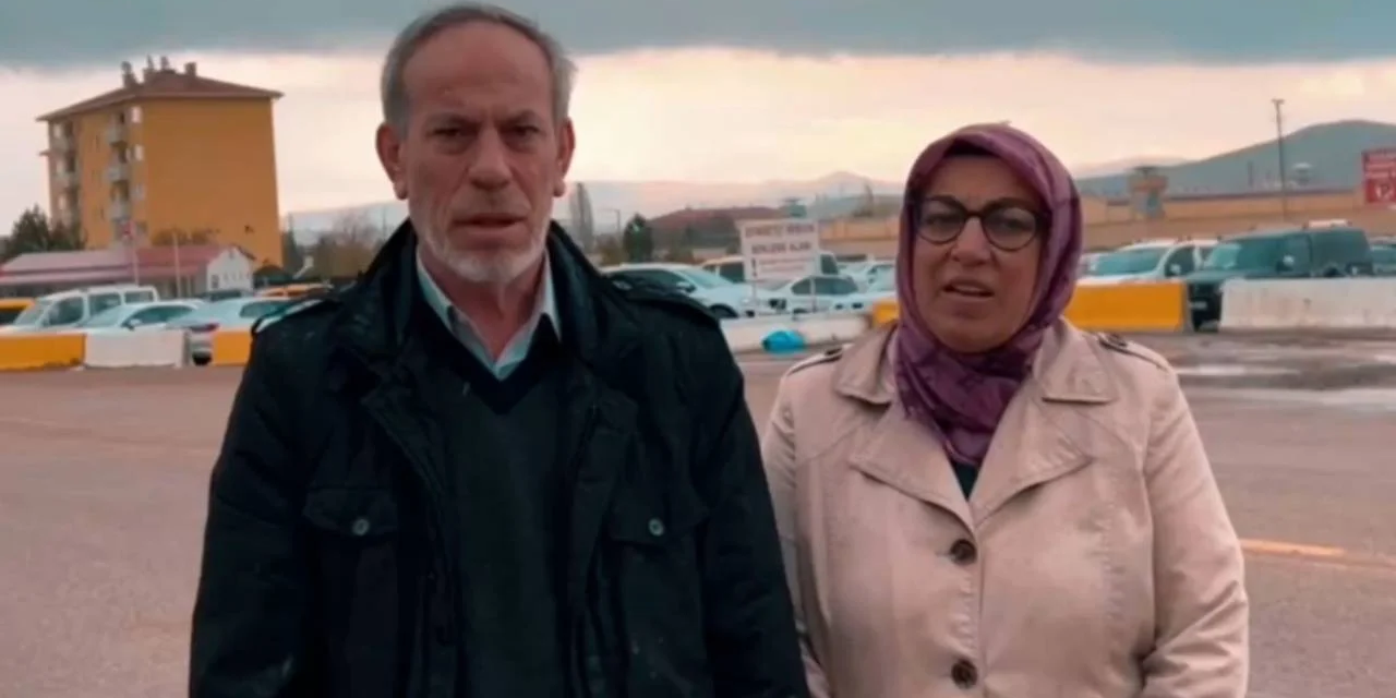 İsmail Arı'nın anne ve babası cezaevi önünden seslendi: 'Oğlumuzun suçu ne?'