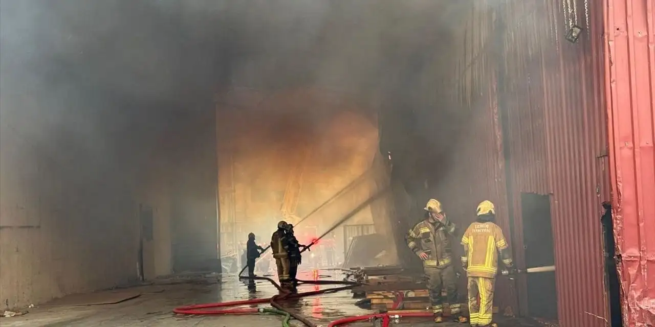 İzmir’de büyük yangın