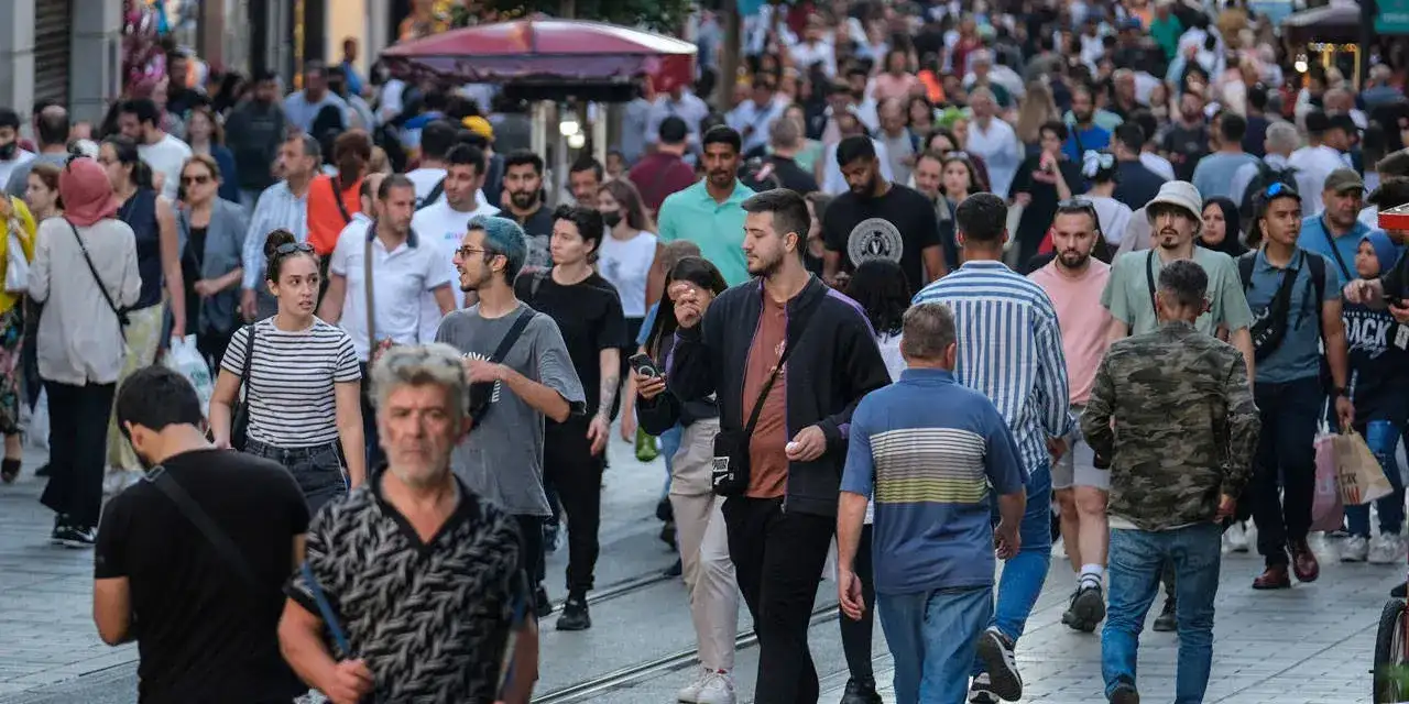 DİSK-AR açıkladı: Geniş tanımlı işsizlikte AB'yi ikiye katladık