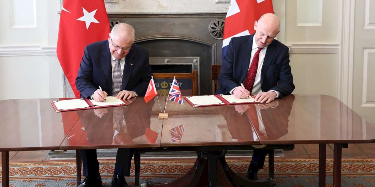 Yaşar Güler, Londra'da: Eurofighter Typhoon için yeni imzalar atıldı