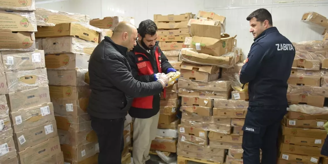 Sofralara ulaşmadan engellendi: 50 Ton bozuk tavuk ele geçirildi!