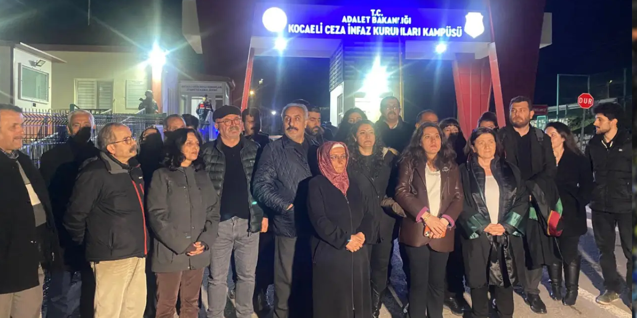 Dilovası ailelerinden 'adalet' çağrısı: 'Ticari ilişkiler ağı ortaya çıkarılsın'