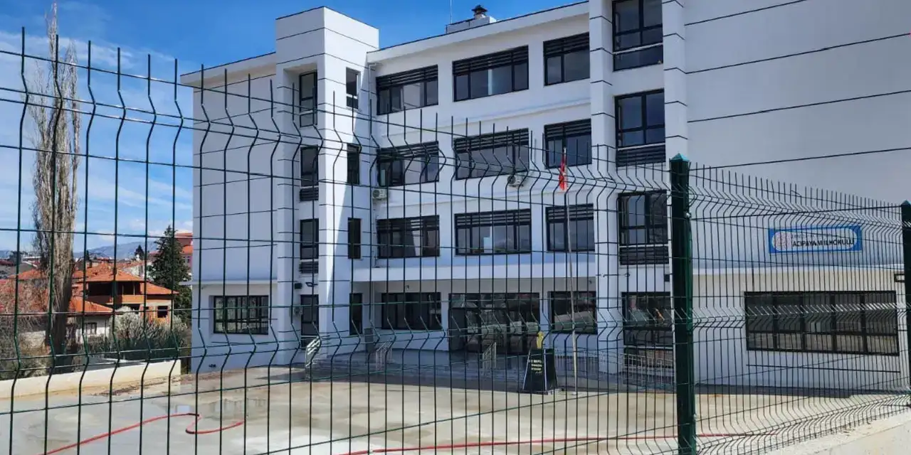 Sınıflar boş, kadro dolu: 6 öğretmen öğrencisiz okula atandı