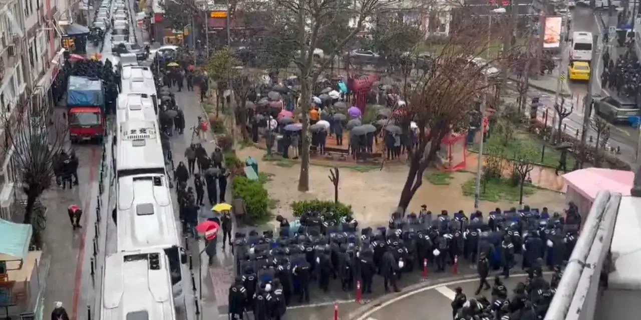 ‘Gazetecilere Özgürlük’ yürüyüşüne polis ablukası