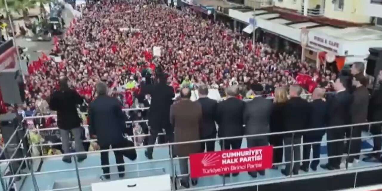 CHP lideri Özgür Özel 101'inci mitingde: Gerekirse ölümü göze alırız, sizin önünüzde eğilmeyiz!