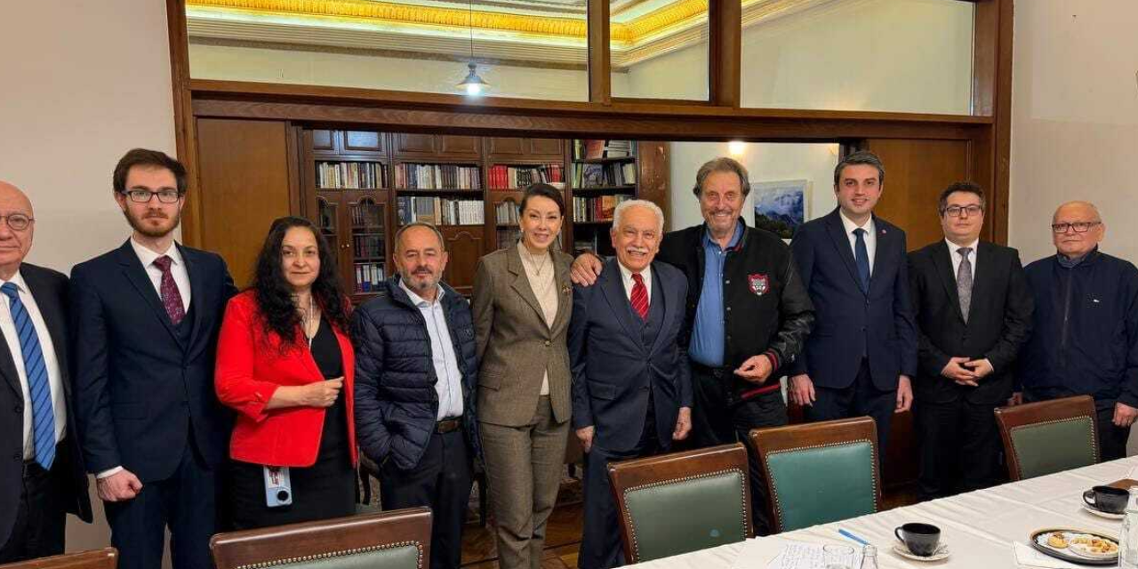 Yılın sürpriz zirvesi: Elon Musk'ın babası ile Doğu Perinçek aynı masada!