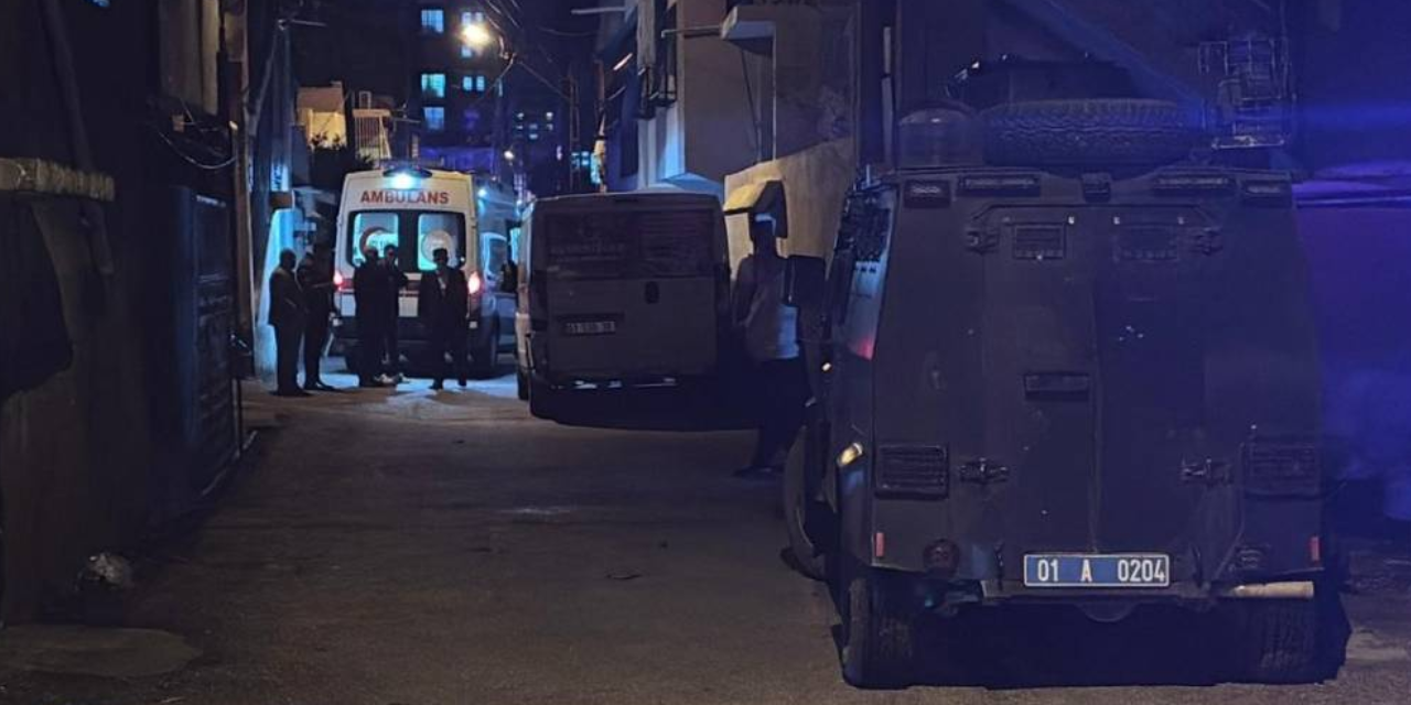 Adana'da bir binada patlama! Torpil barutu boşaltırken canlarından oluyorlardı