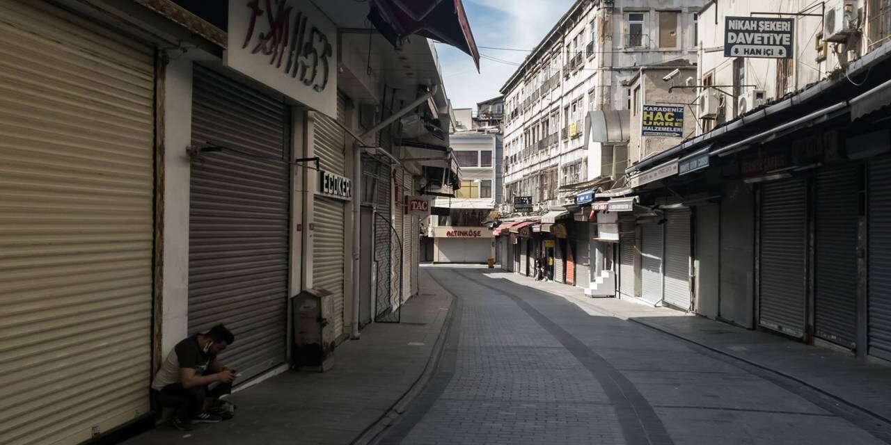 AK Partili vekillerden itiraf: Esnaf bizi görünce dükkanını kapatıyor