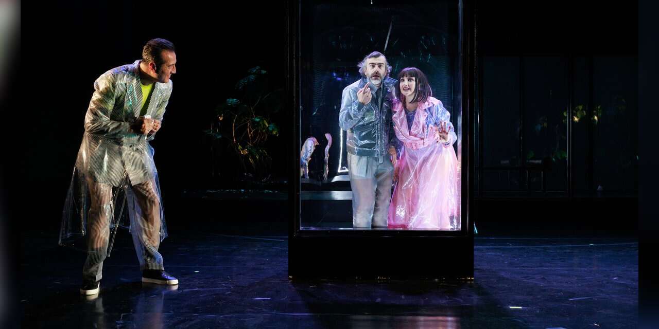 Bakırköy Belediye Tiyatrolarına “Çirkin” ile çifte ödül