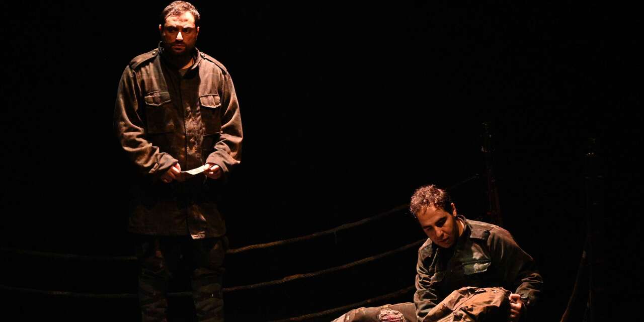 Dayanışma için sahnede: Ödüllü ‘İnziva’ yeniden izleyiciyle buluşuyor