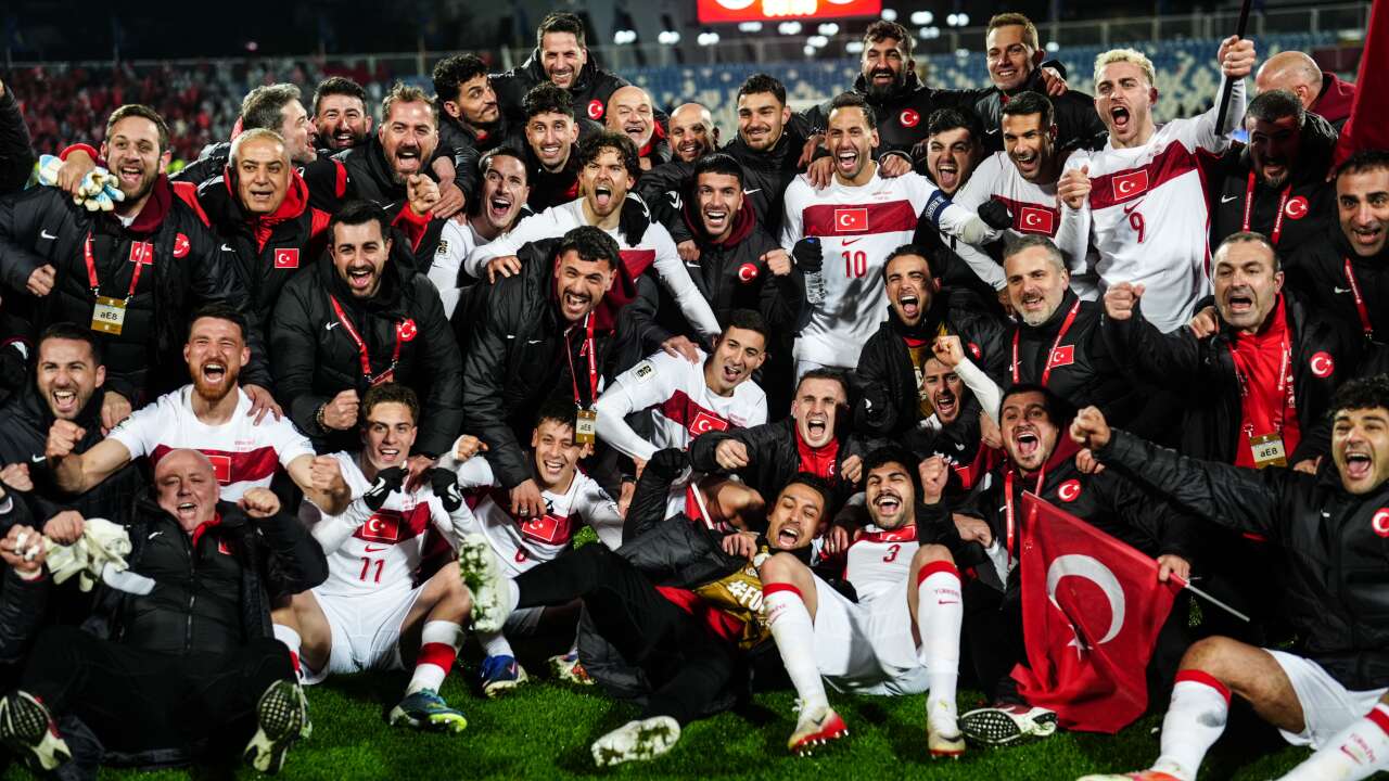 FIFA dünya sıralamasını güncelledi: Zirve değişti, Türkiye 3 sıra yükseldi