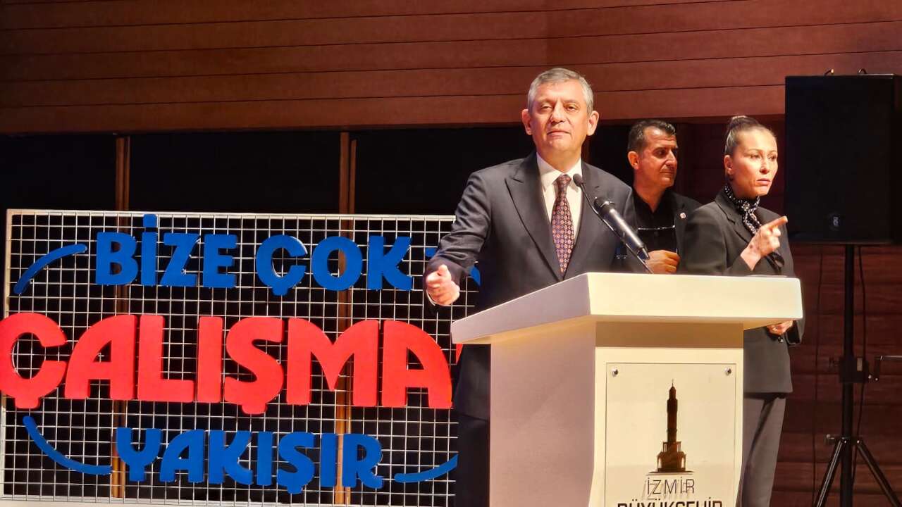 Özgür Özel: Tüm engellemelere, alçaklıklara rağmen dimdik ayaktayız