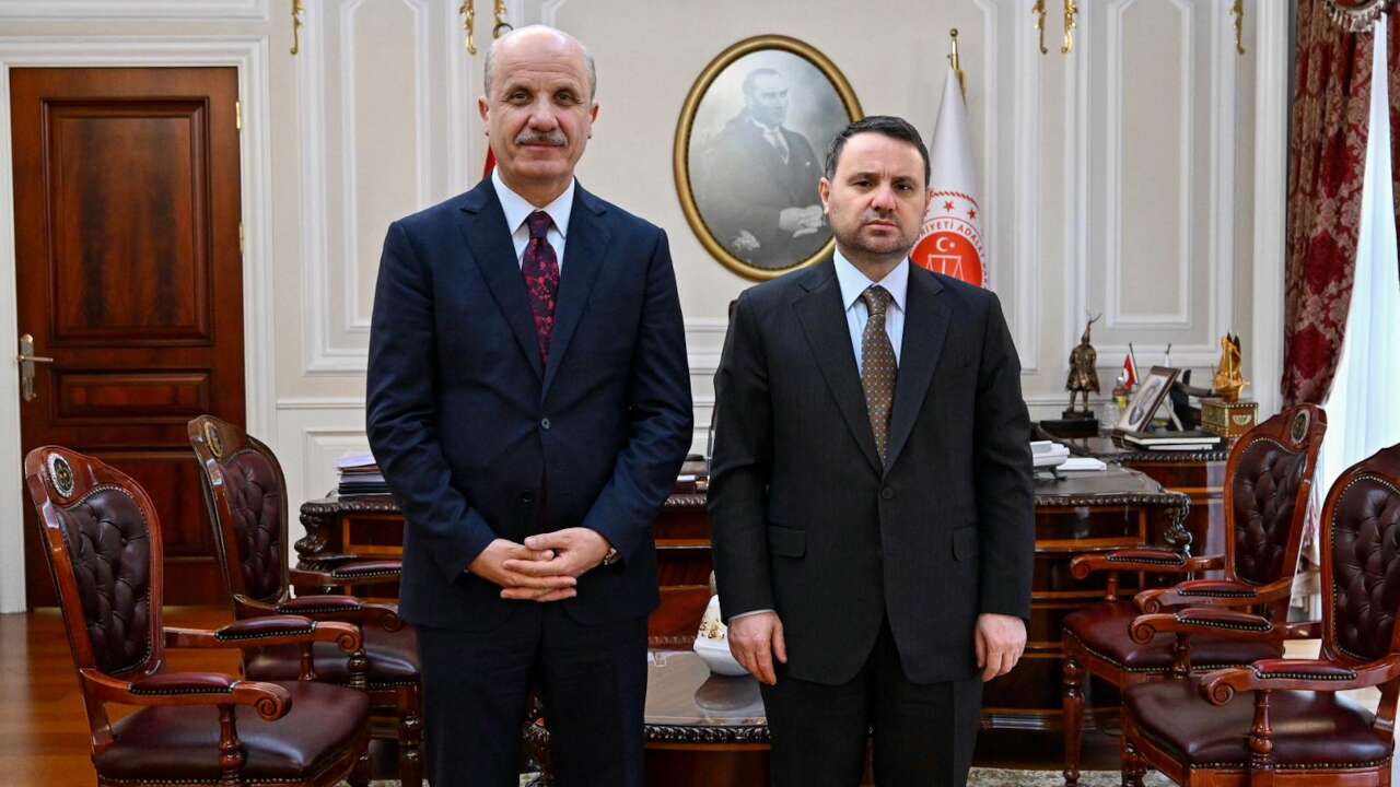 Akın Gürlek, Erol Özvar'la görüştü