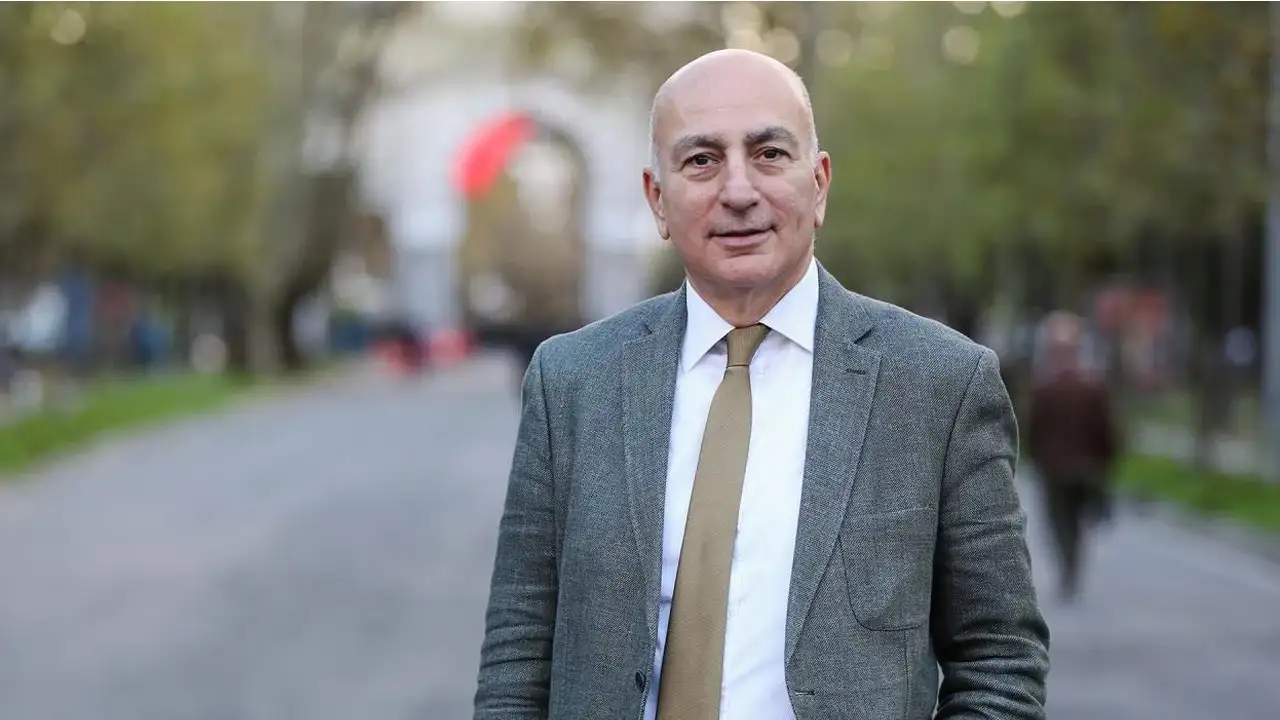 Ekonomide giderek gerçeklerle değil, hikâyelerle yaşıyoruz