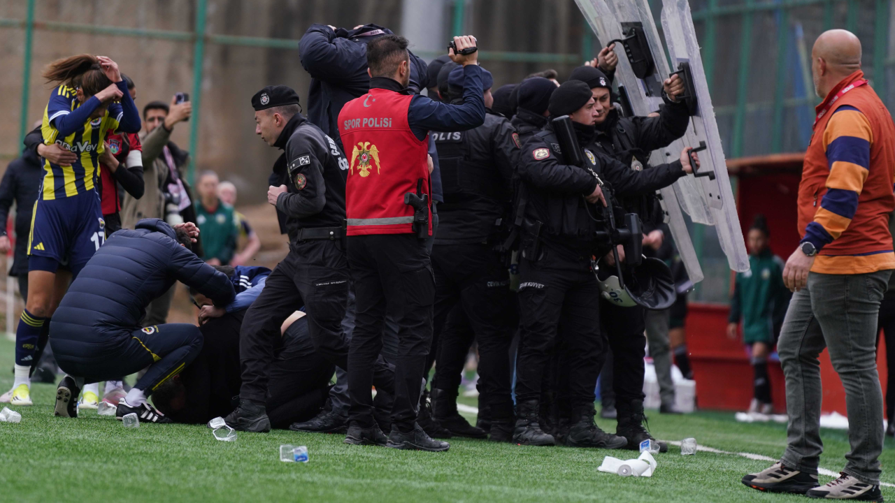 Yüksekova'da FB TV ekibine ve teknik heyete saldırı: Fenerbahçe'den sert kınama