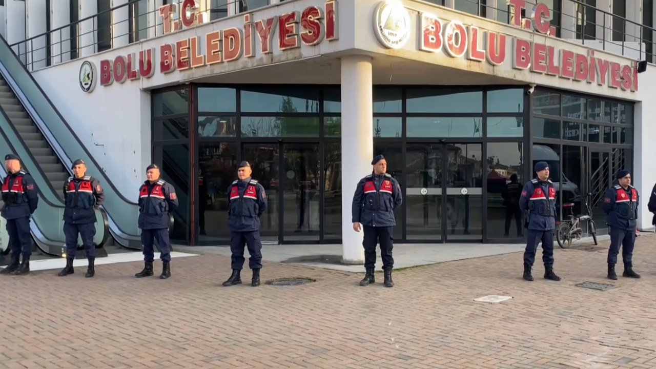 Belediye binasına arama yapıldı: Bolu Belediyesi'ne şafak operasyonu