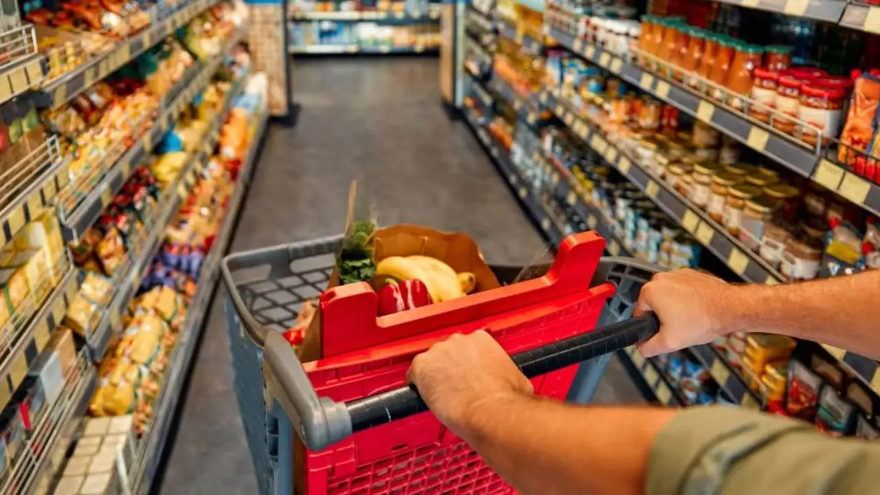 Fahiş fiyatlar nedeniyle zincir marketlere ceza: 96,6 milyon TL