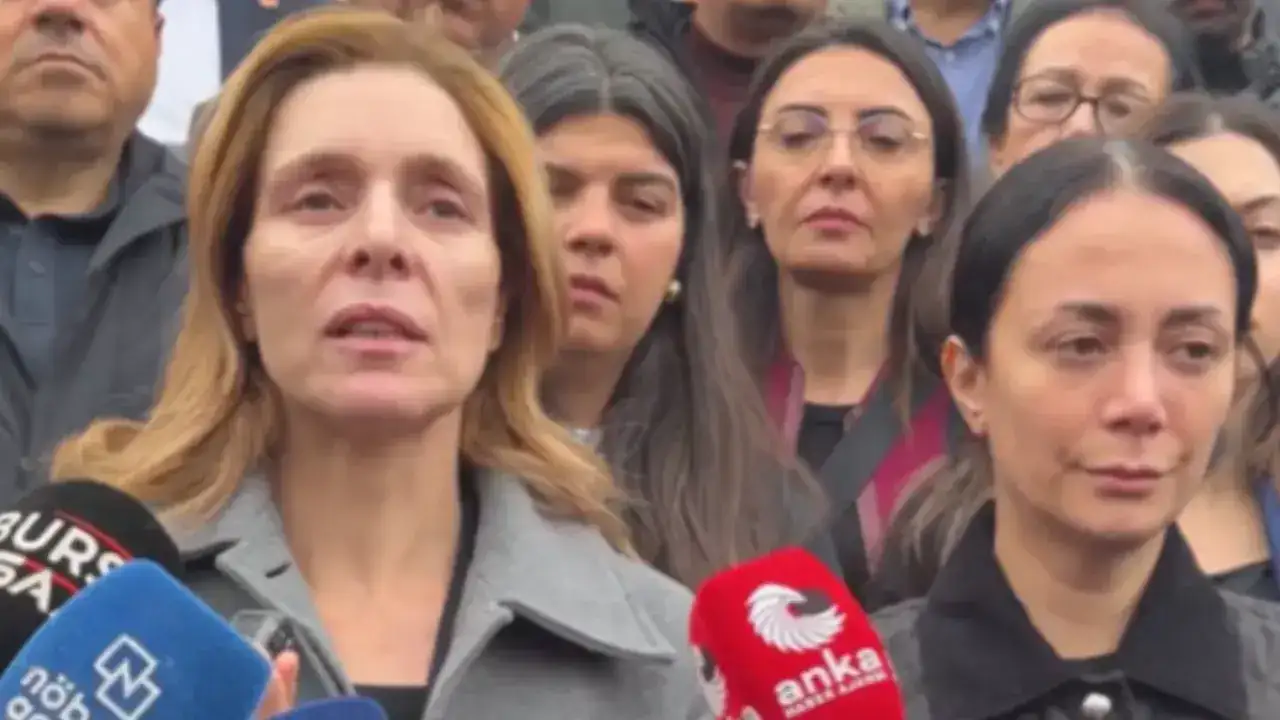 Bozbey'in eşi ve kızı adliye önünde açıklama yaptı: O çok dirayetli ve sapa sağlam...