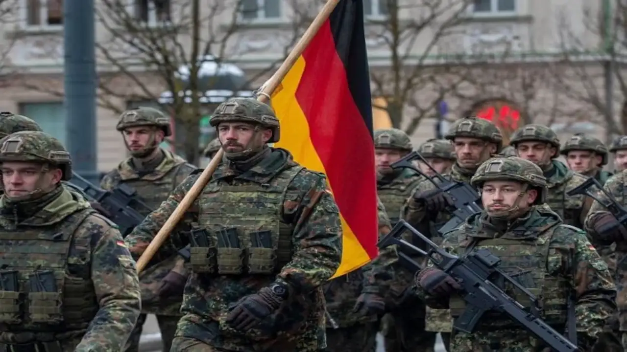 Almanya'dan '3 ay' şartı: 17-45 yaş arasındaki erkekler izin almadan ülkeden ayrılamayacak