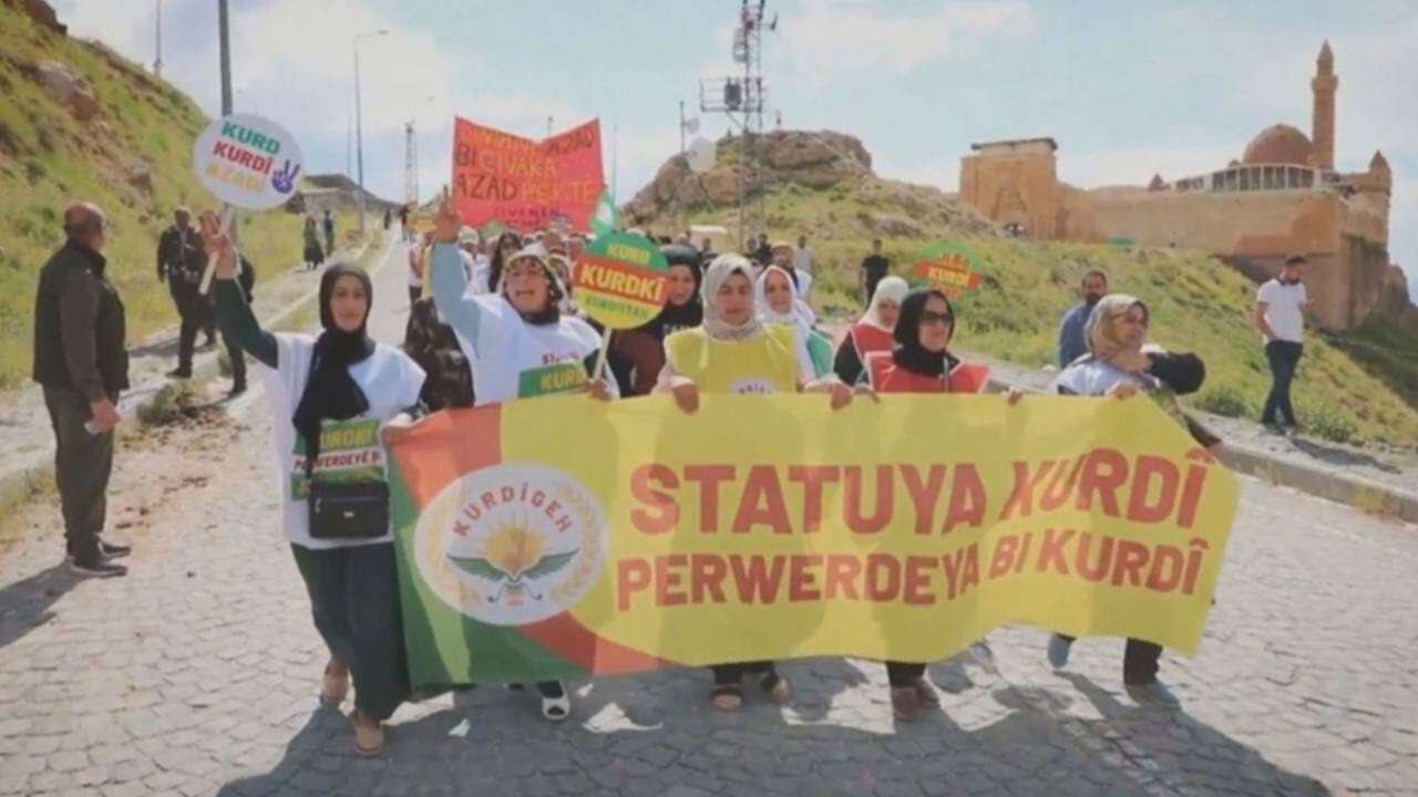 Van'da Kürtçe eğitim veren derneğe para cezası