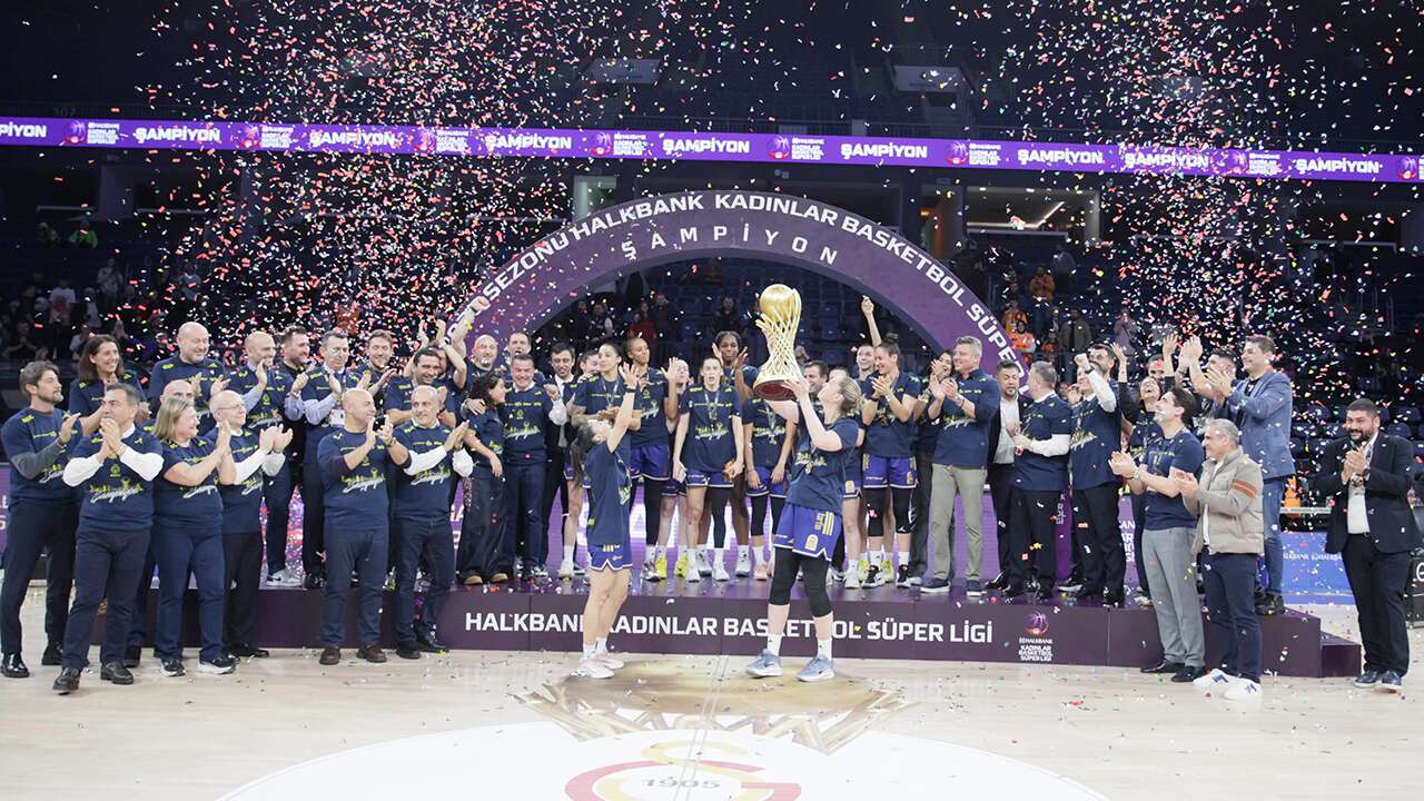 Fenerbahçe namağlup şampiyon oldu