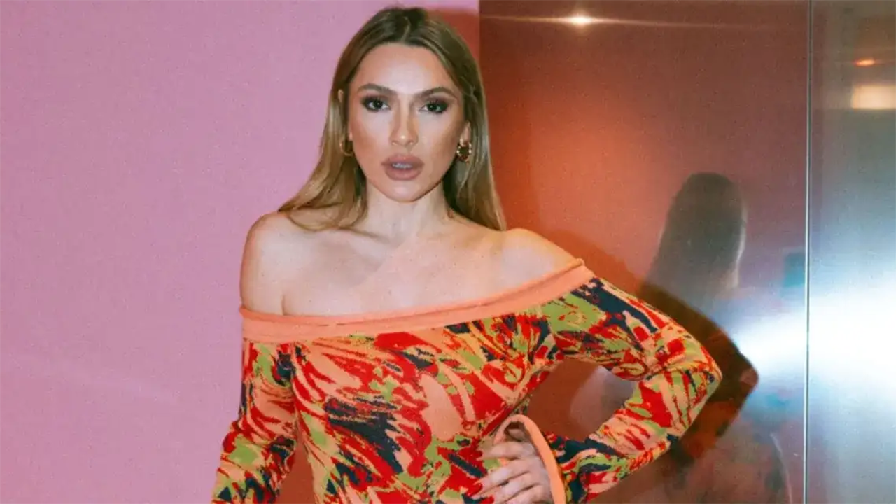 Hadise'den Sinan Burhan'a tepki: Kadın bedeni üzerinden elinizi çekin