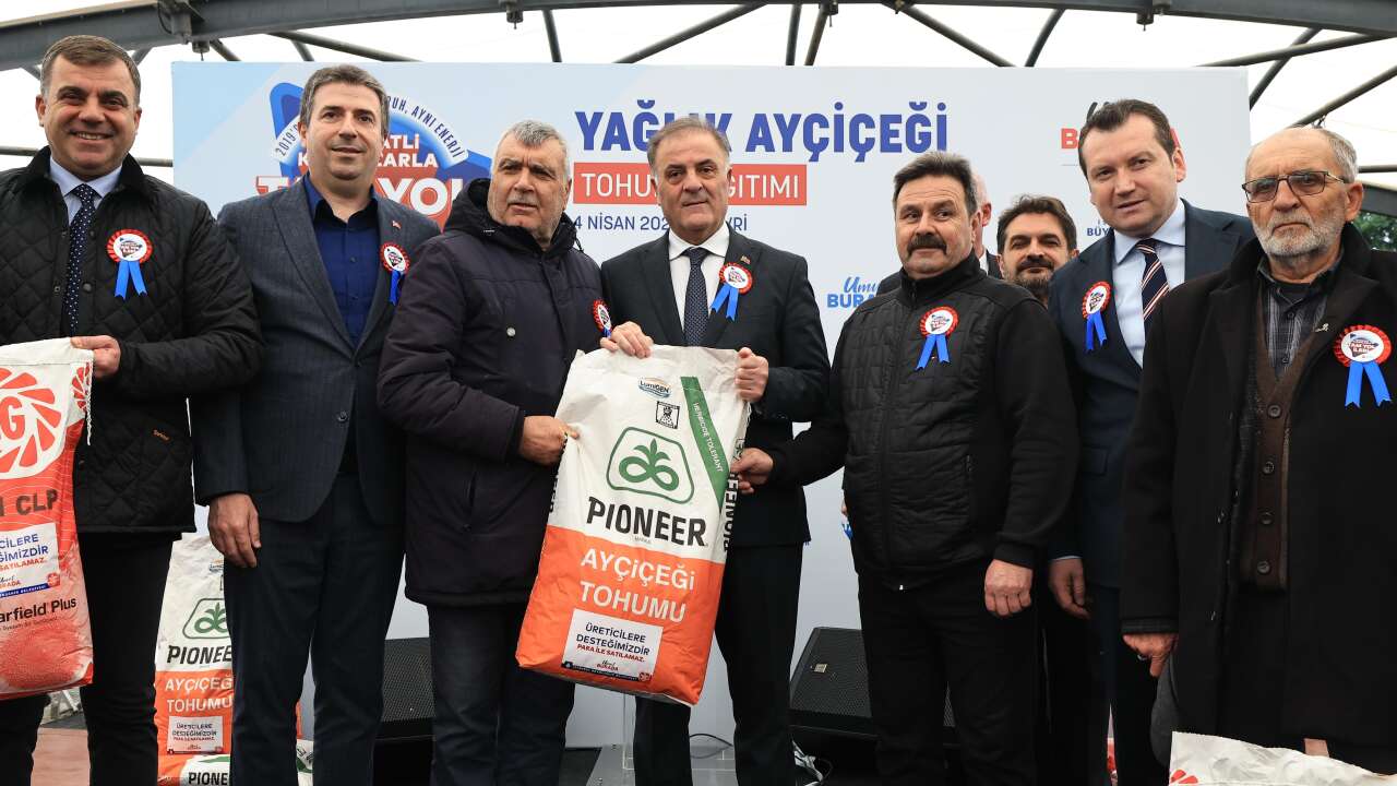 İBB’den çiftçiye destek: 3 bin 537 torba ayçiçeği tohumu dağıtıldı